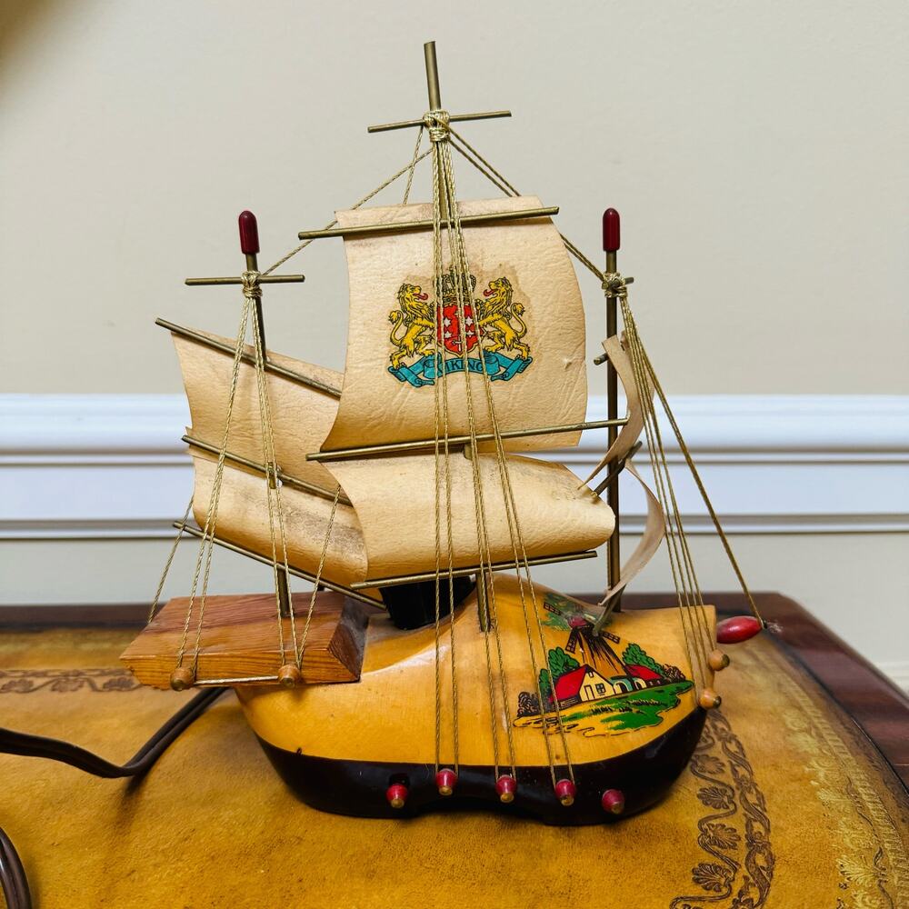 VTG Holland Hand Painted Wood Clog Shie Viking Boat Netherlands Night Light Lamp